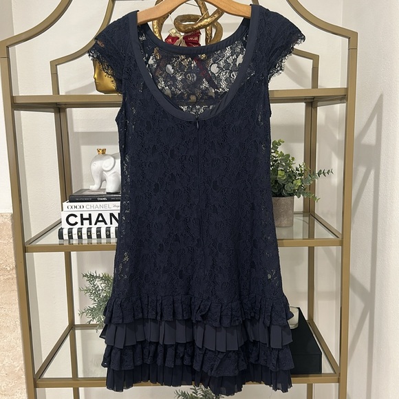 Sleeve Tiered Navy Lace - Picture 10 of 12